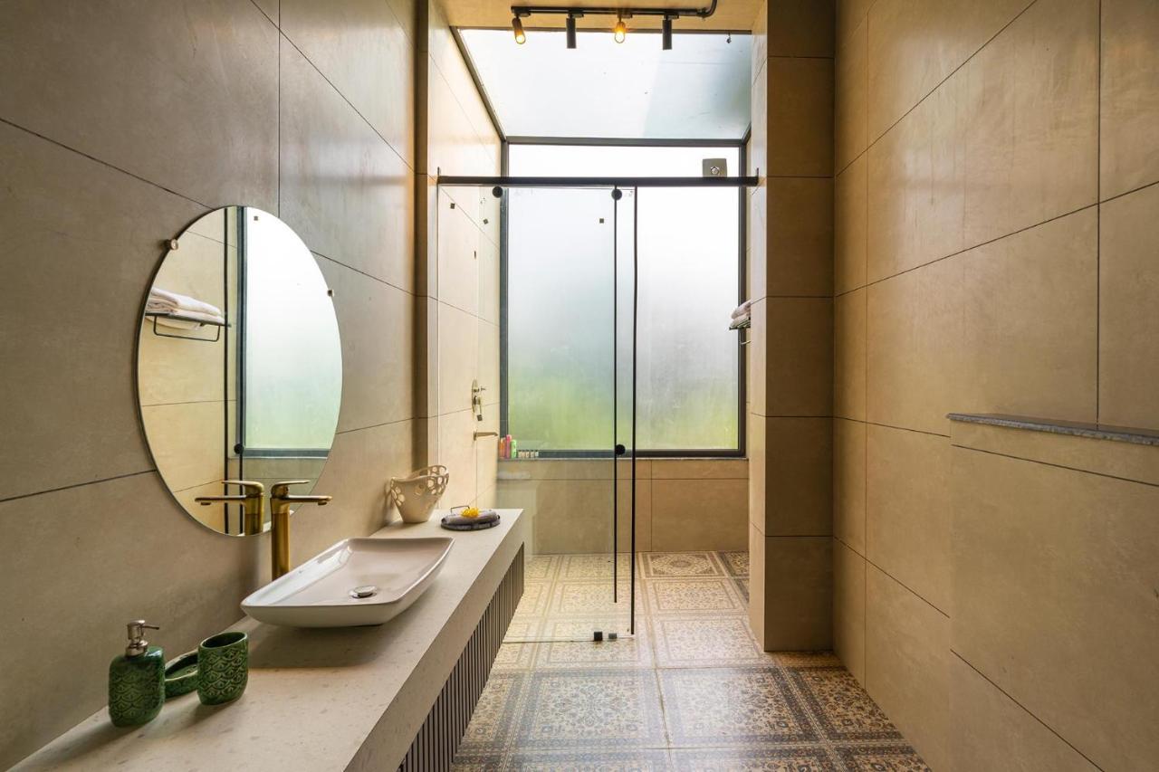 Stayvista'S Anantam - Luxury 4Br Villa With Huge Swimming Pool In Delhi New Delhi Exterior photo